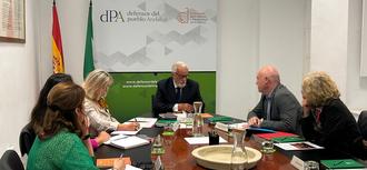 El Defensor se interesa por la nueva Estrategia de Cuidados Paliativos para garantizar la atención a jóvenes al cumplir la mayoría de edad