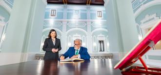 El Defensor del Pueblo Andaluz y la alcaldesa de San Fernando coinciden en reforzar derechos y servicios públicos ante la ciudadanía