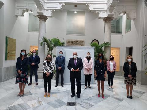 Foto de la reunión con la Delegada del Gobierno de la Junta de Andalucía en Málaga