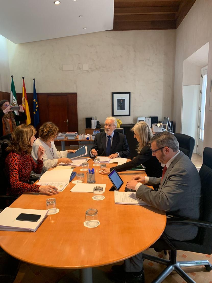 El Defensor del Pueblo andaluz mantiene un encuentro con la consejera de Cultura y Patrimonio Histórico El Defensor del Pueblo andaluz mantiene un encuentro con la consejera de Cultura y Patrimonio Histórico