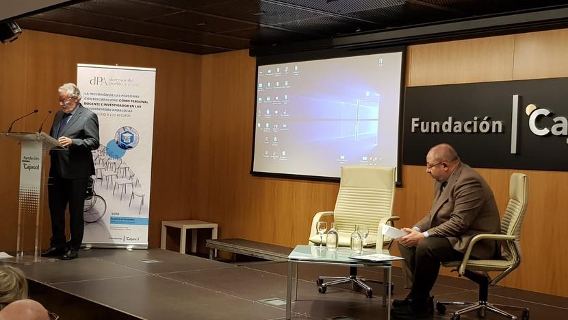 El Defensor del Pueblo andaluz reclama medidas para garantizar plazas al personal docente e investigador con discapacidad en las universidades públicas El Defensor del Pueblo andaluz reclama medidas para garantizar plazas al personal docente e investigador con discapacidad en las universidades públicas
