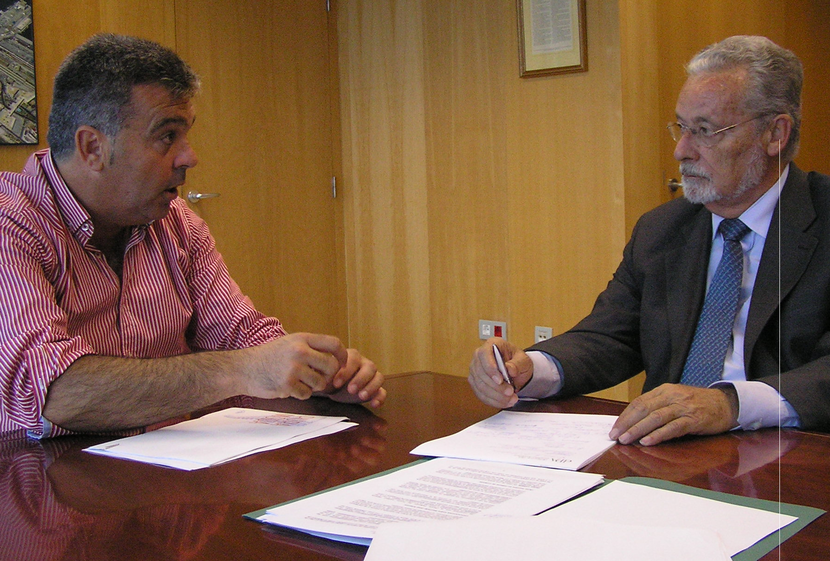 VISITA DEL DEFENSOR AL DELEGADO DE FOMENTO EN CÁDIZ VISITA DEL DEFENSOR AL DELEGADO DE FOMENTO EN CÁDIZ